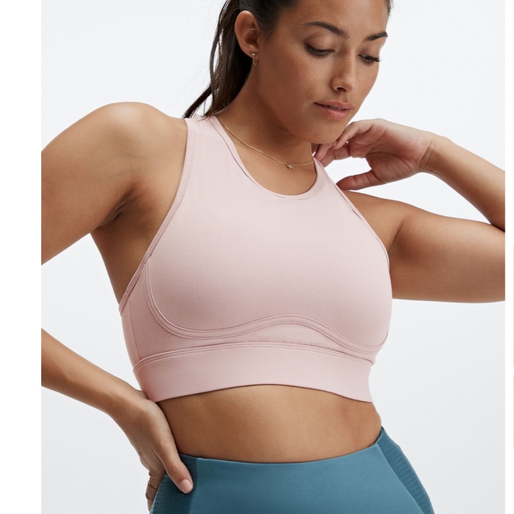 Fabletics Blare cross back medium impact sports bra